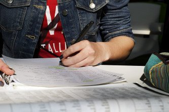 Anne moest van haar school een wurgcontract ondertekenen