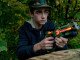 Rens (15) verdient tienduizenden euro's met zijn lasergame-pistolen