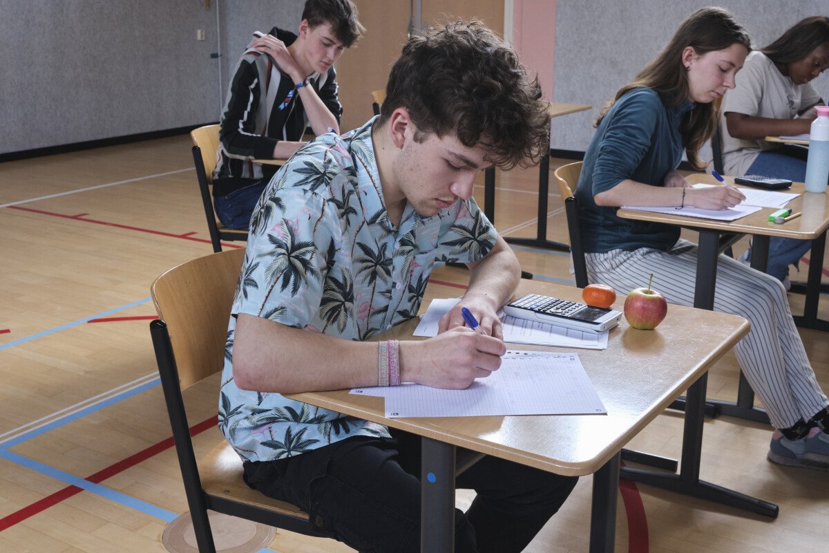 KA's makkelijk af te leiden uit bronnen bij examen geschiedenis