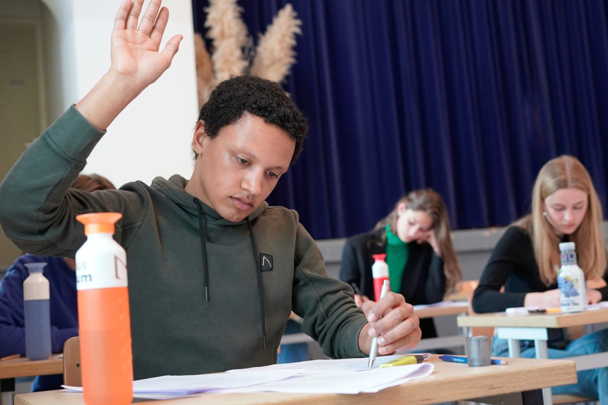 Havo-examen geschiedenis een schrijfwedstrijd: veel scholieren in