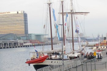 Video School at Sea vertrekt